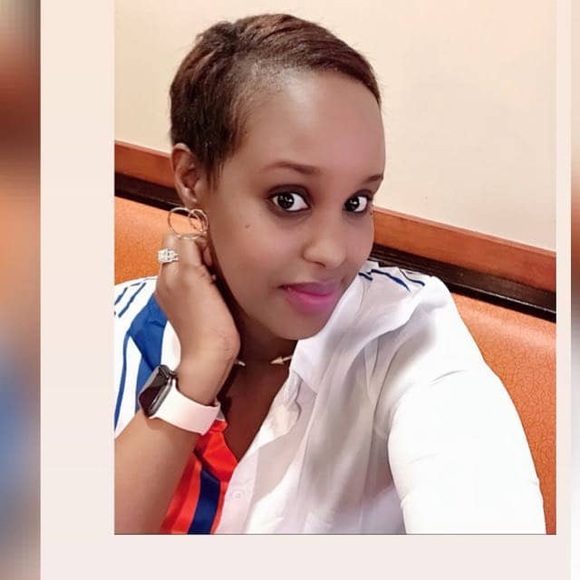 Meet your Posher, Ariane - Picture 1 of 1